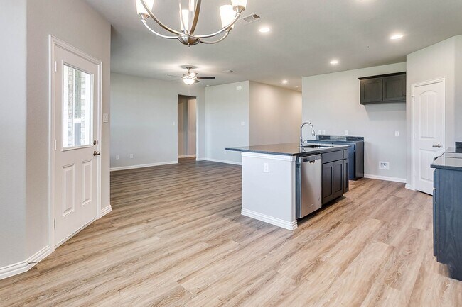 Building Photo - Perfect for Your Growing Family! 1/2 off first Month