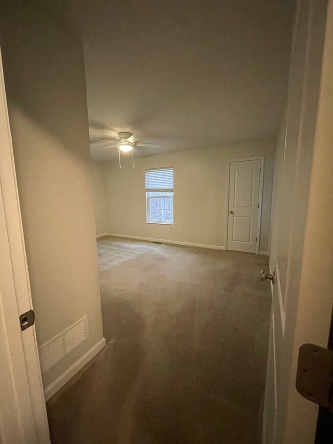 Building Photo - 104 Melody Ct