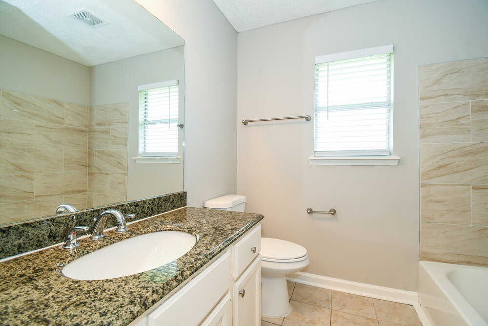 Building Photo - 1804 Sherwood Dr