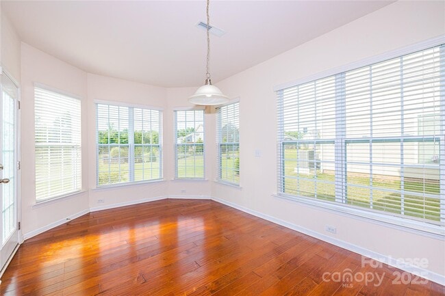 Building Photo - 2624 Snap Dragon Dr