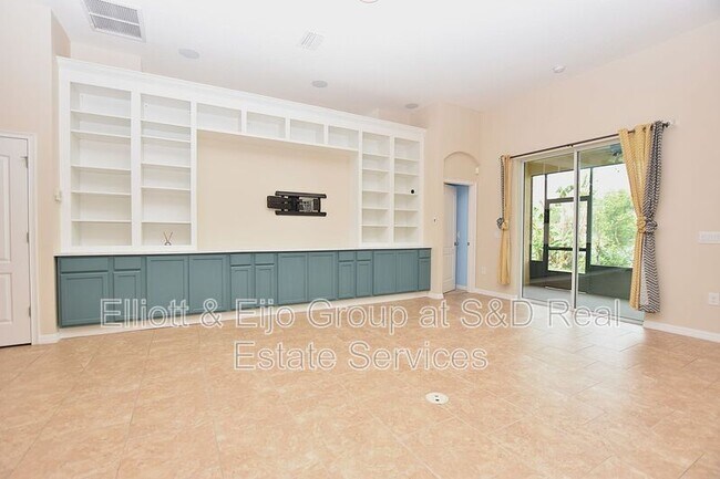 Building Photo - 5632 Aral Dr