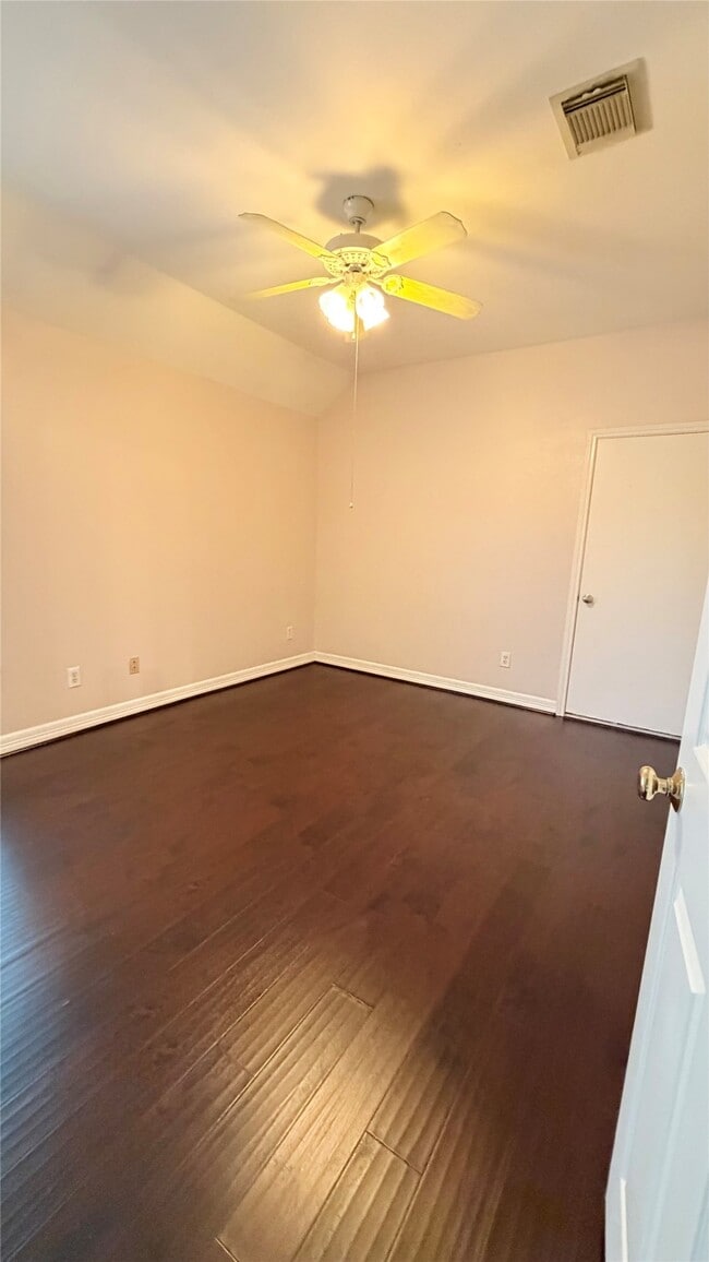 Building Photo - 2218 Blue Rose Dr