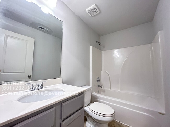 Building Photo - 225 Hydrangea Ct