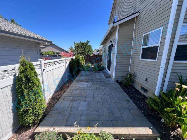 Building Photo - 21125 Pebble Ln