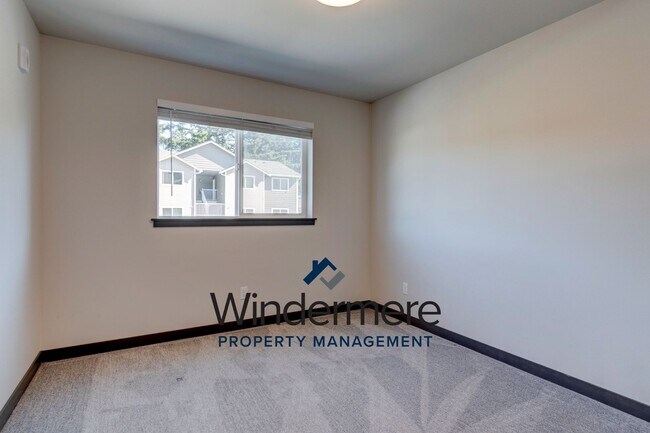 Building Photo - 2 Bedroom 2 Bath Condo in Summerwind Community