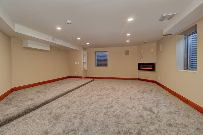 Building Photo - 26025 Whispering Woods Cir