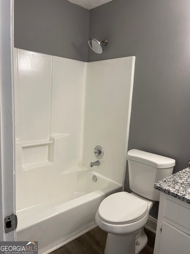 Building Photo - 505 Ironwood Ct SE