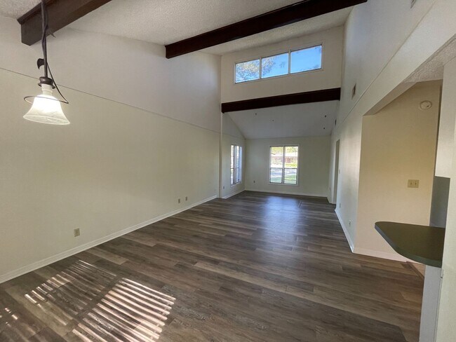 Building Photo - Coming Soon – Beautiful 3 Bedroom, 2 Bathroom Home in Mandarin!