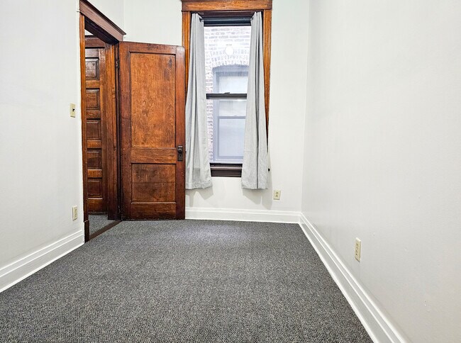 Building Photo - 2741 W 16th St