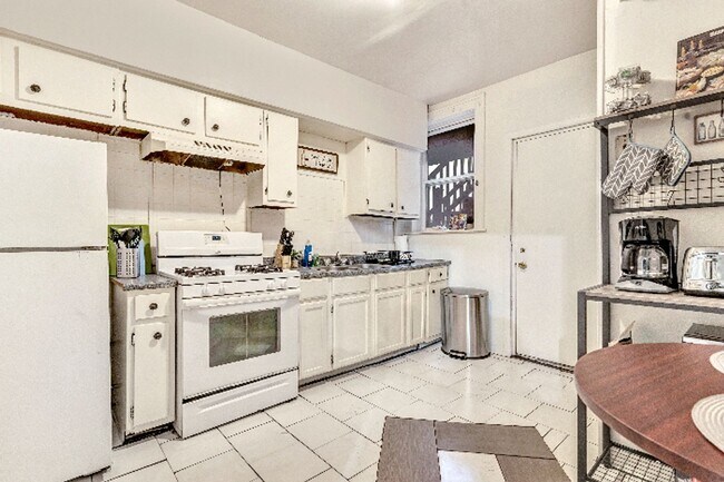 Building Photo - CASS D APARTMENTS-516 Kirby