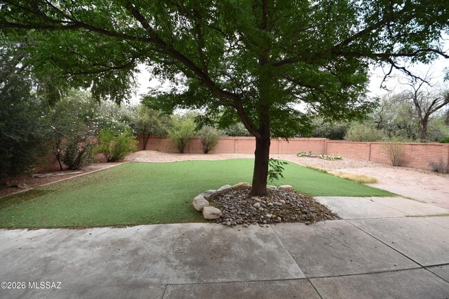 Building Photo - 5120 E Woodgate Ln