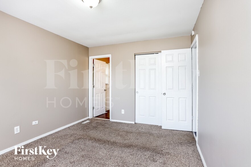 Building Photo - 9963 Meadow Ave