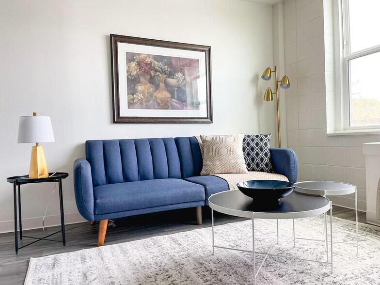 Primary Photo - 2515 Burnet Ave