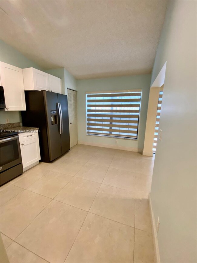 Building Photo - 9870 Watermill Cir