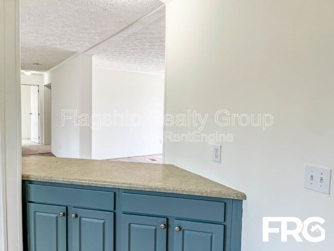 Building Photo - 5961 Berkley Dr