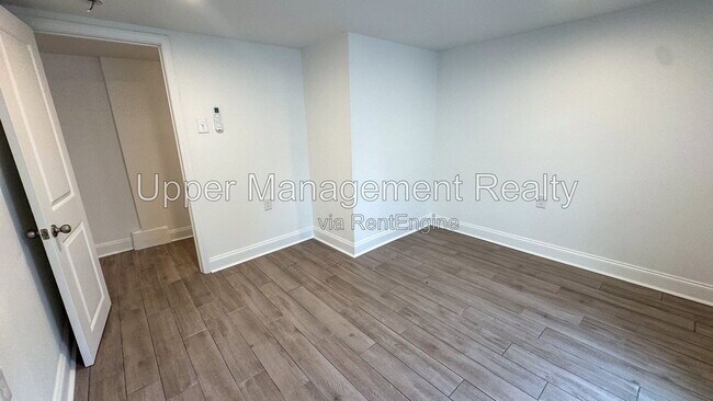Building Photo - 7429 Hampson St