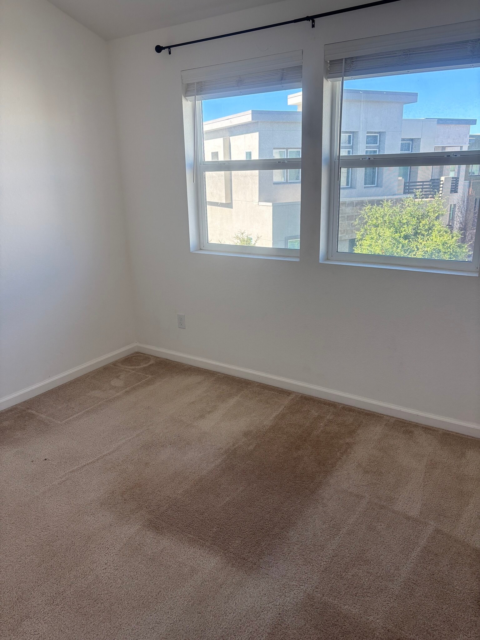 Building Photo - 5776 Sterling St