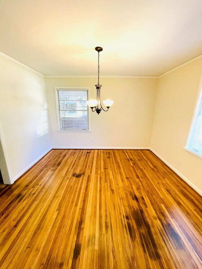 Building Photo - ** 3 bed 2 bath located in Morningview ** ...
