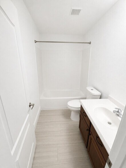 Building Photo - 6709 Lookout Lodge Ln