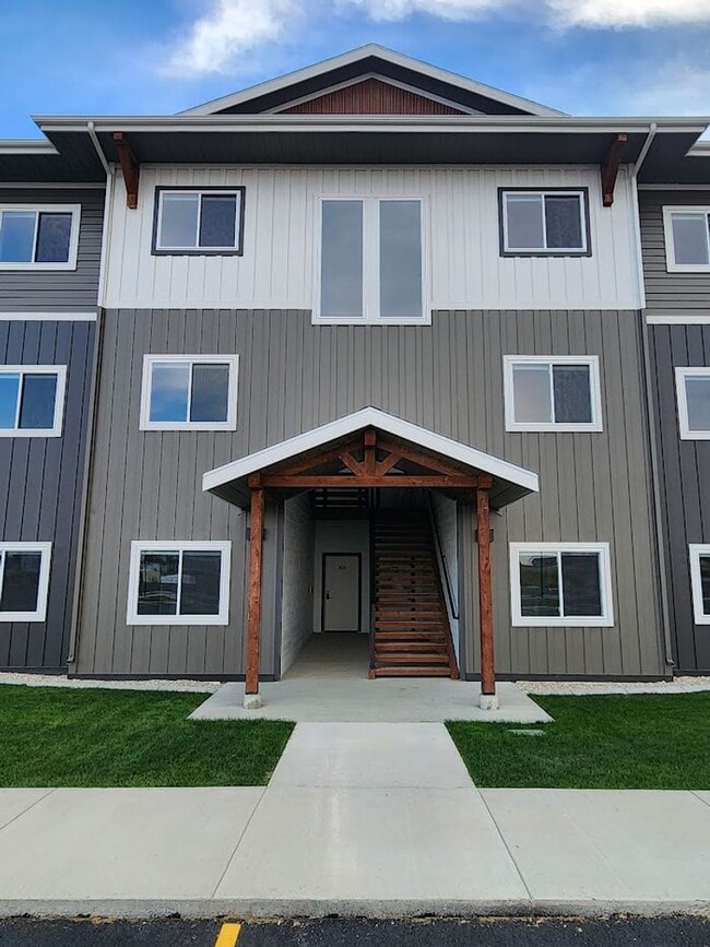 Building Photo - 2 bed/ 1.5 bath in Brand New Soldier Ridge Complex!