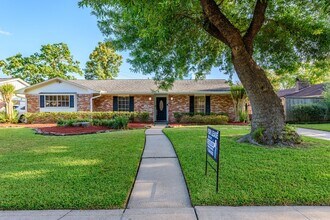 Building Photo - 10715 Wickersham Ln