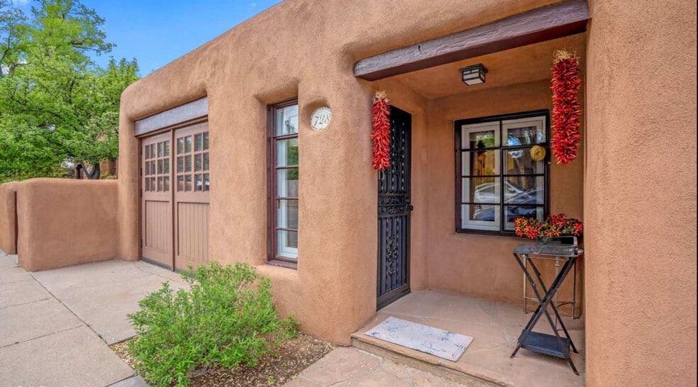 Building Photo - 325 Sena St