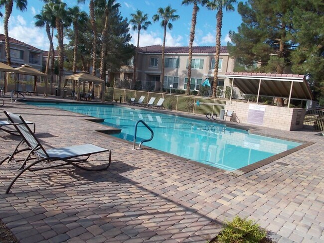 Building Photo - Beautiful 1-Bedroom Condo in Prime Bella V...