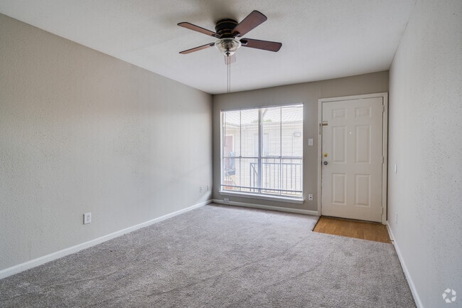 Studio - 550SF - Braeswood Plaza