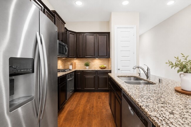 Building Photo - 22503 Miramar Bend Dr