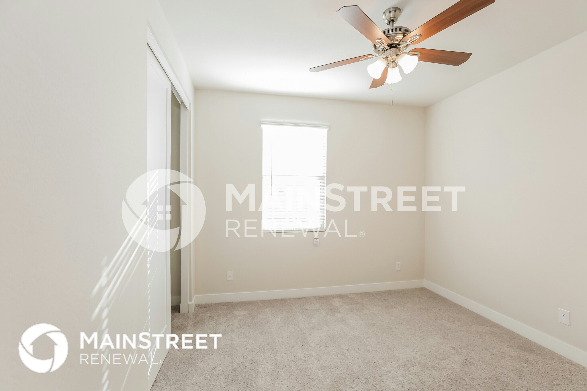 Building Photo - 8708 S 69th Dr