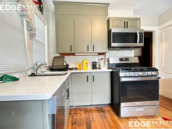 Primary Photo - 136 Edenfield Ave