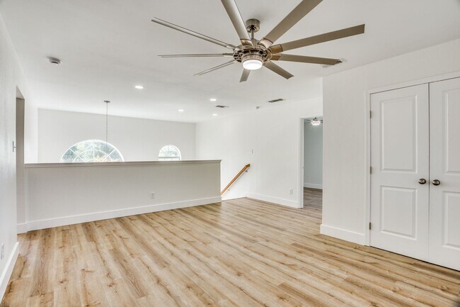 Building Photo - 639 Manchester Dr