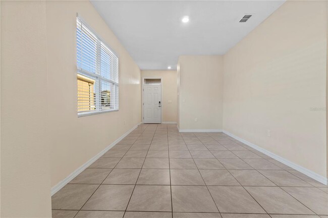 Building Photo - 5260 Sunshine Dr