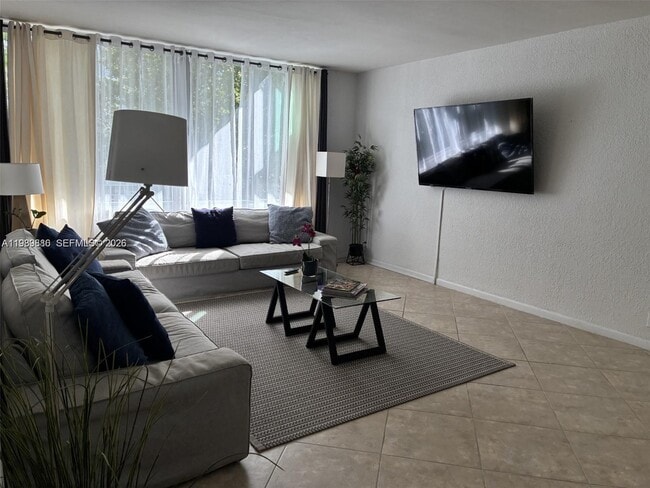 Building Photo - 1000 West Ave