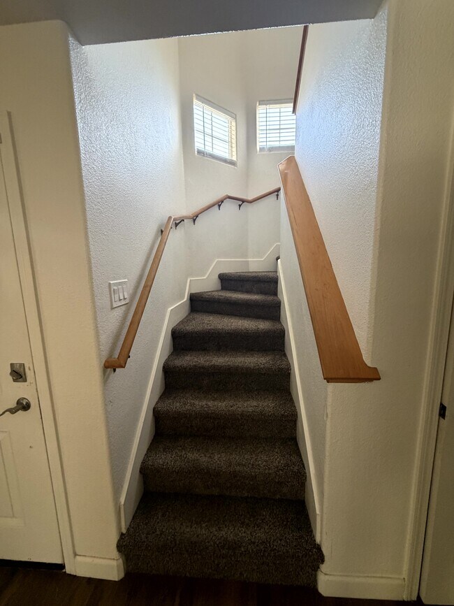 Building Photo - 1537 Oyster Bay Ct