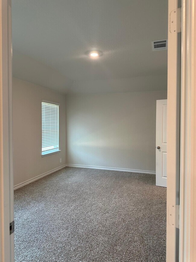 Building Photo - 21150 Boulder Flts