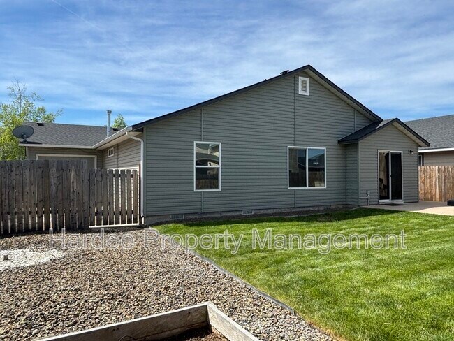 Building Photo - 8228 W Snohomish St