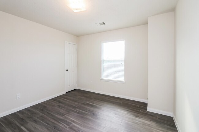 Building Photo - 823 Frontera Ct