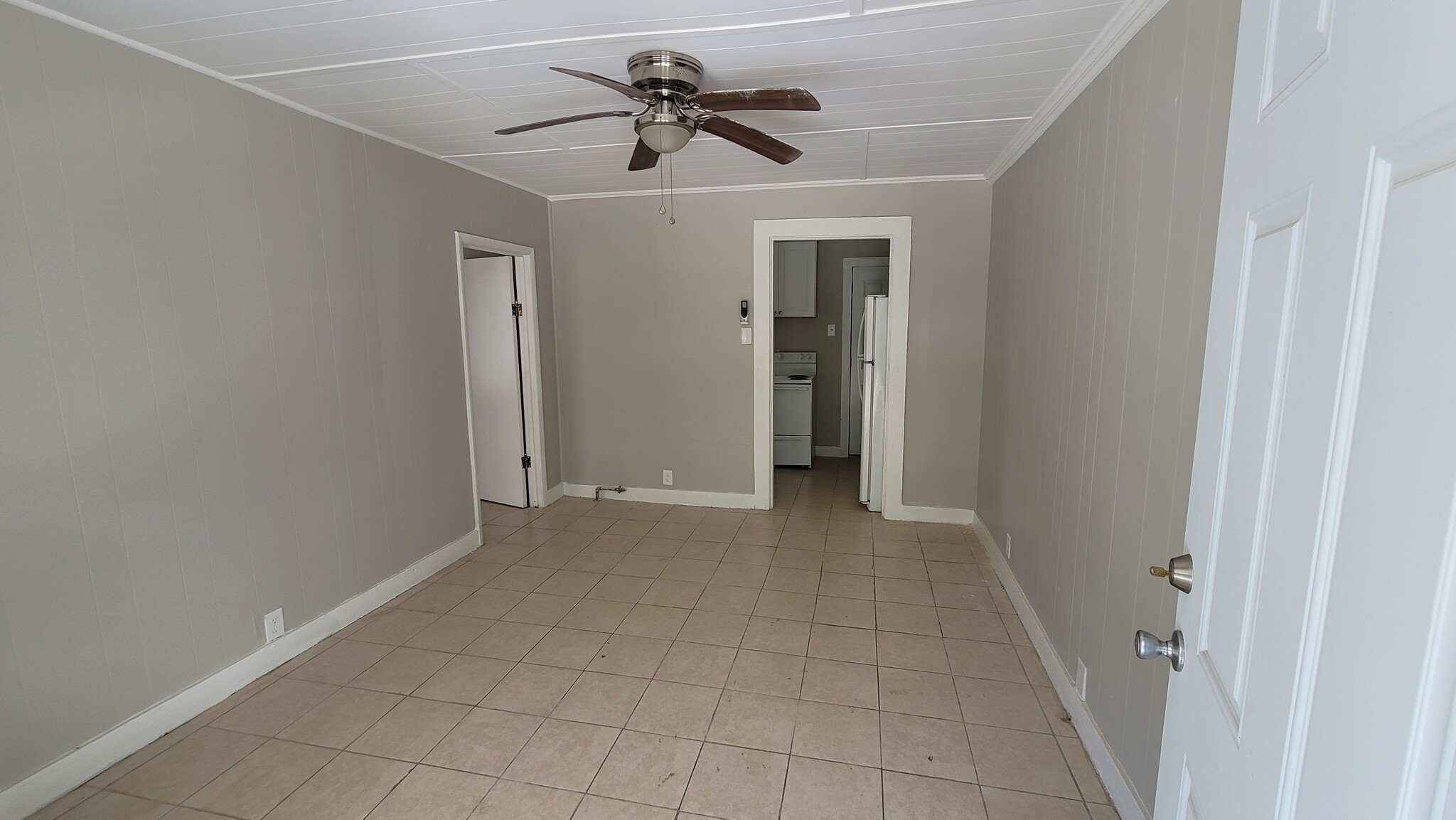 Building Photo - 1511 N Davis Hwy