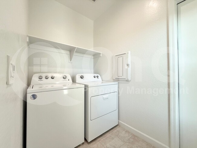 Building Photo - 3372 W Stanton Ave
