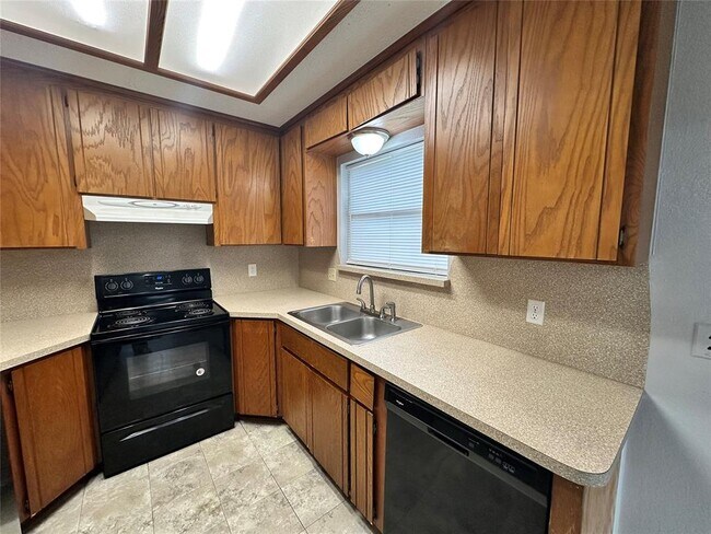 Building Photo - 3628 Peregrine Dr