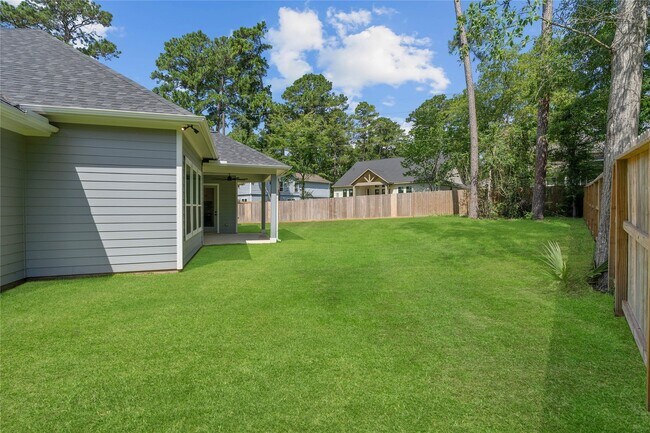 Building Photo - 15109 Paradise Ct