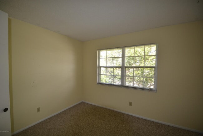 Building Photo - 915 Sonesta Ave NE