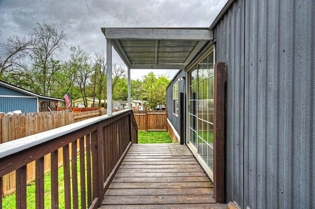 Building Photo - 13204 Enchanted Vista
