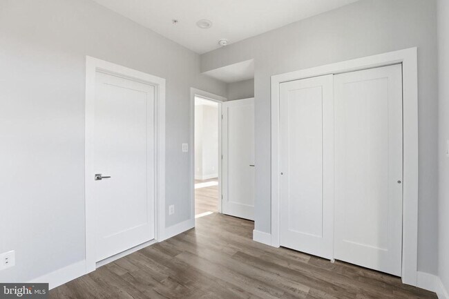 Building Photo - 2600 4th St NE