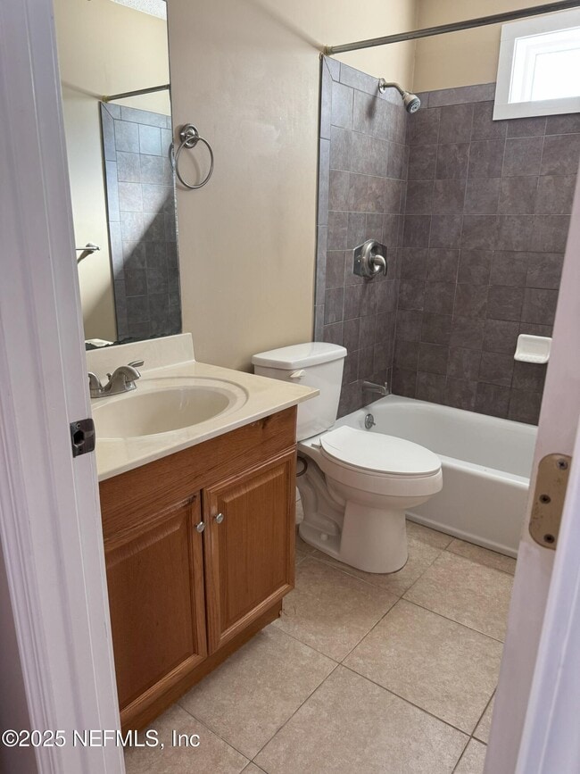 Building Photo - 447 Newport Dr