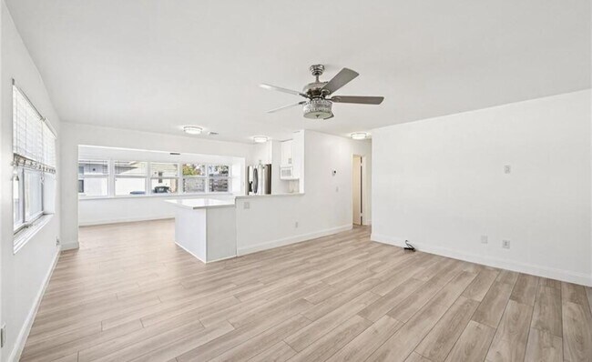 Building Photo - 86 N El Mar Dr