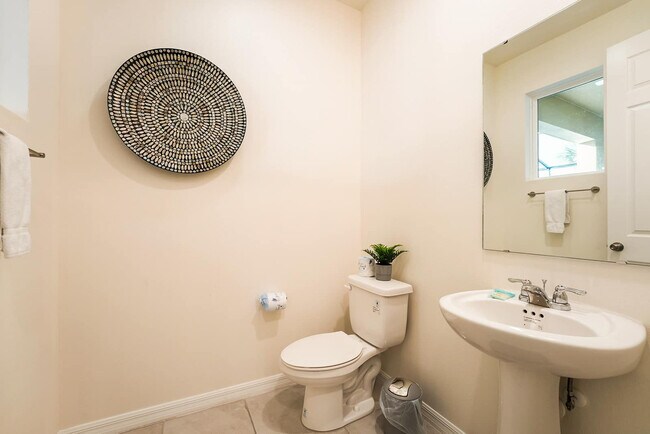 Building Photo - 1566 Mermaid Cv Wy