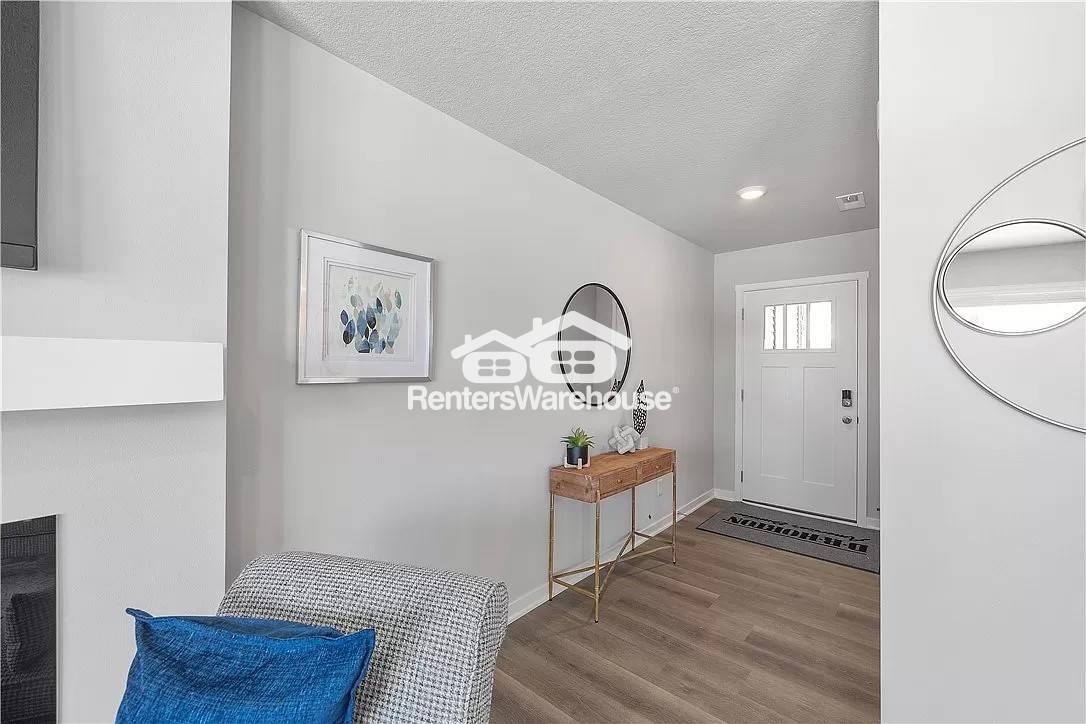 Building Photo - 2124 Bugge Dr