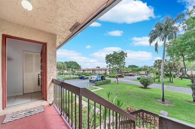 Building Photo - 9278 Vista Del Lago